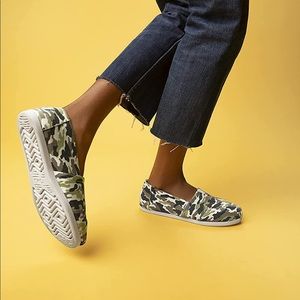 NEW Toms Alpargata camouflage print core canvas slip-ons size 8